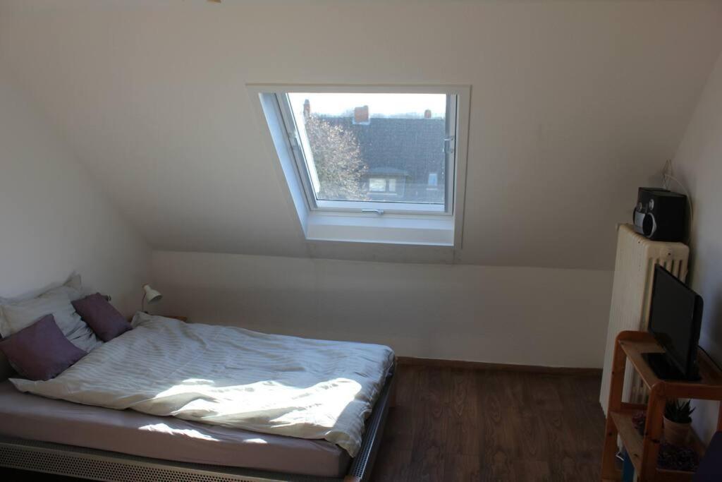 Ruhige Dachgeschosswohnung Seelze Luaran gambar