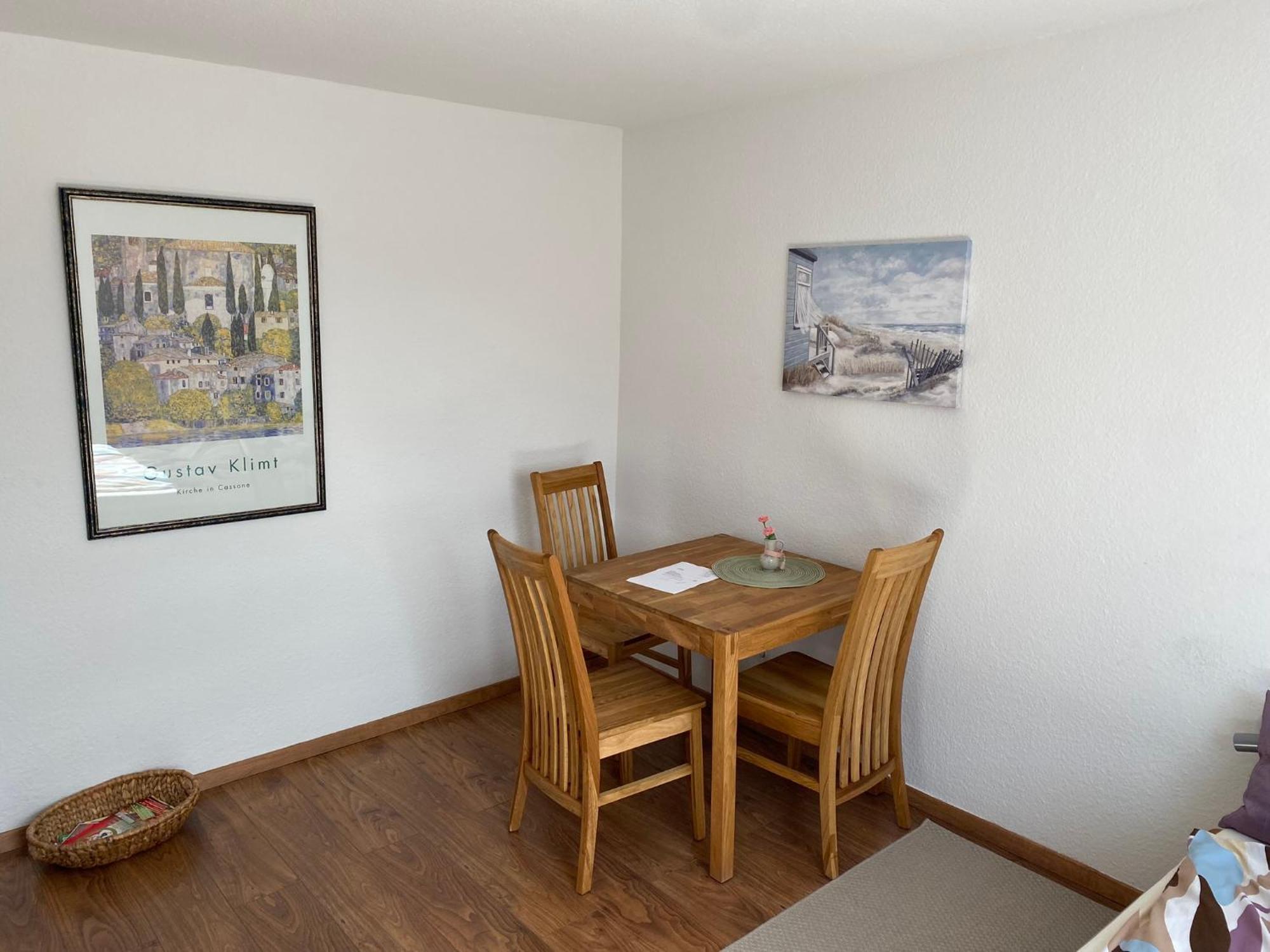 Ruhige Dachgeschosswohnung Seelze Luaran gambar
